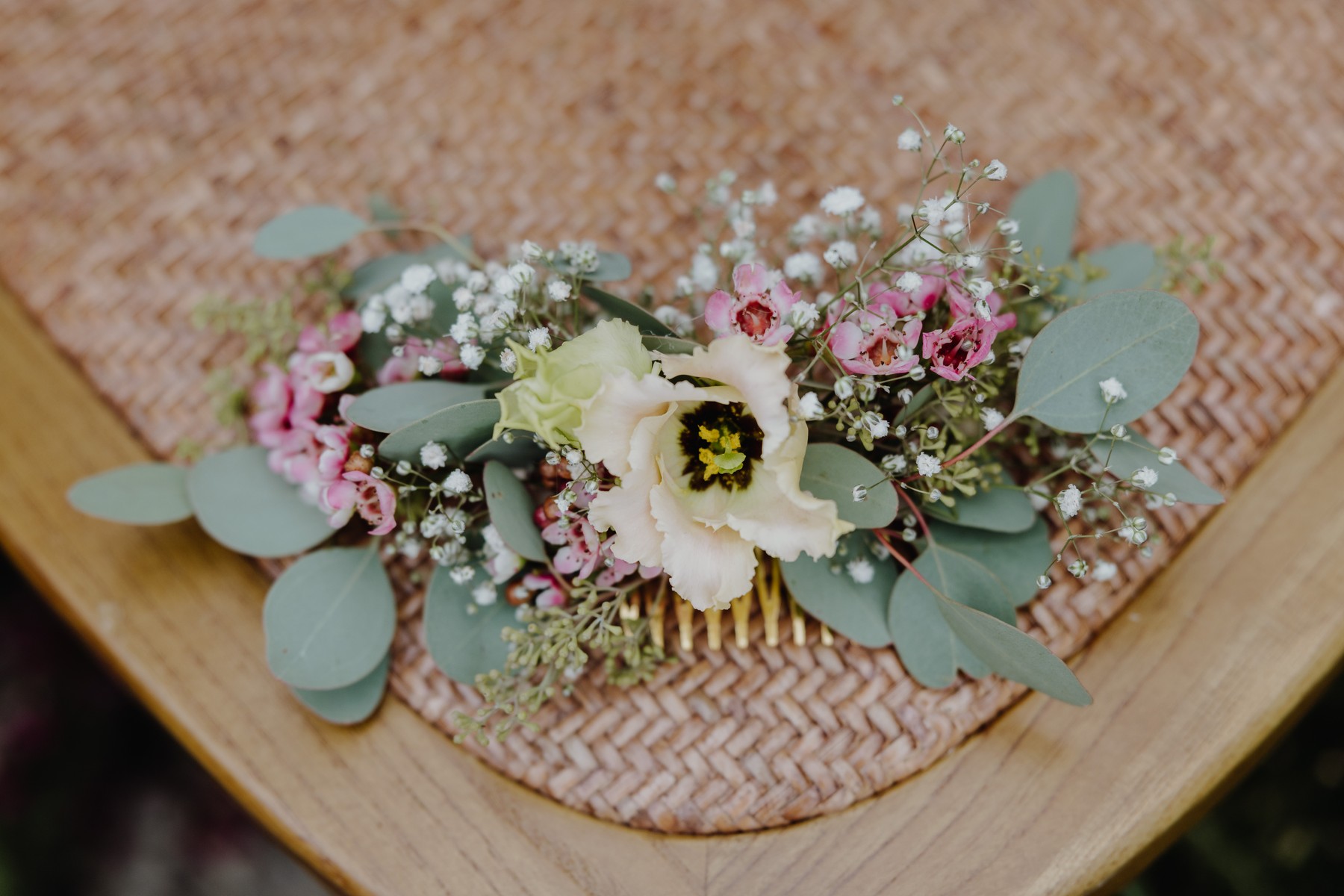 Peigne fleuri de mariée — La Lunaire