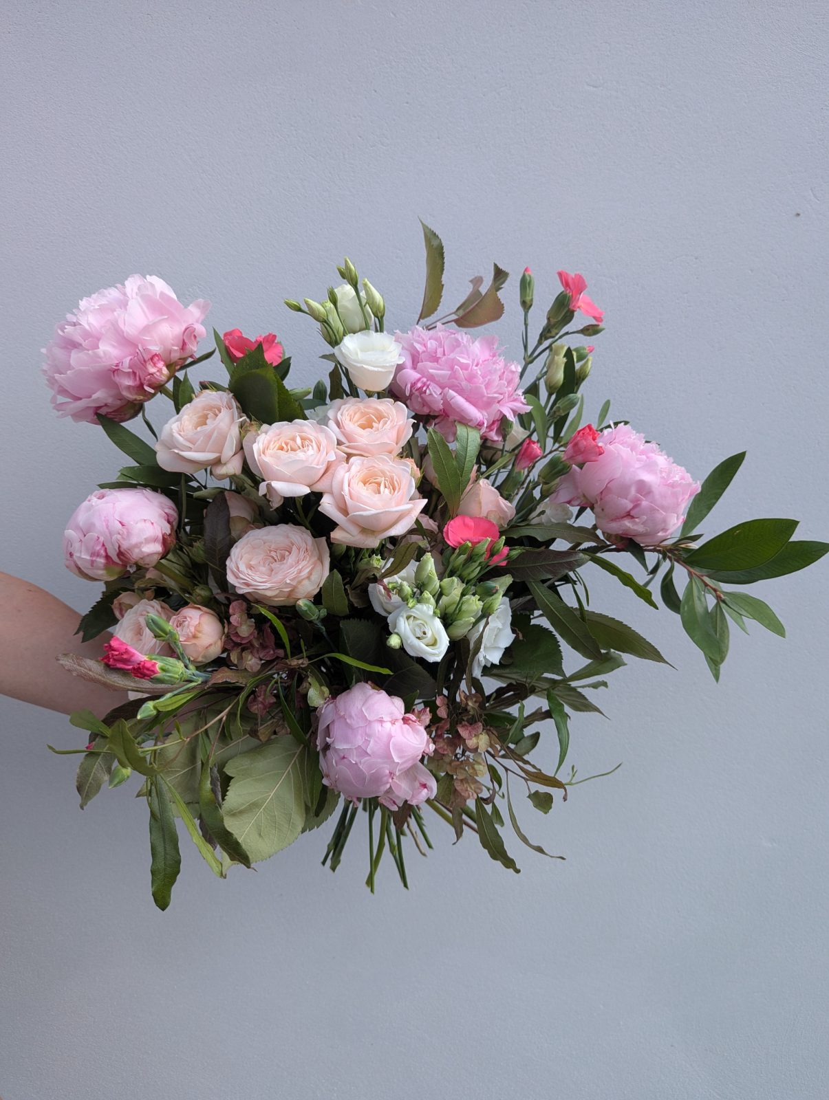 Bouquet pastel de fleurs fraîches - La Lunaire fleuriste Boucau