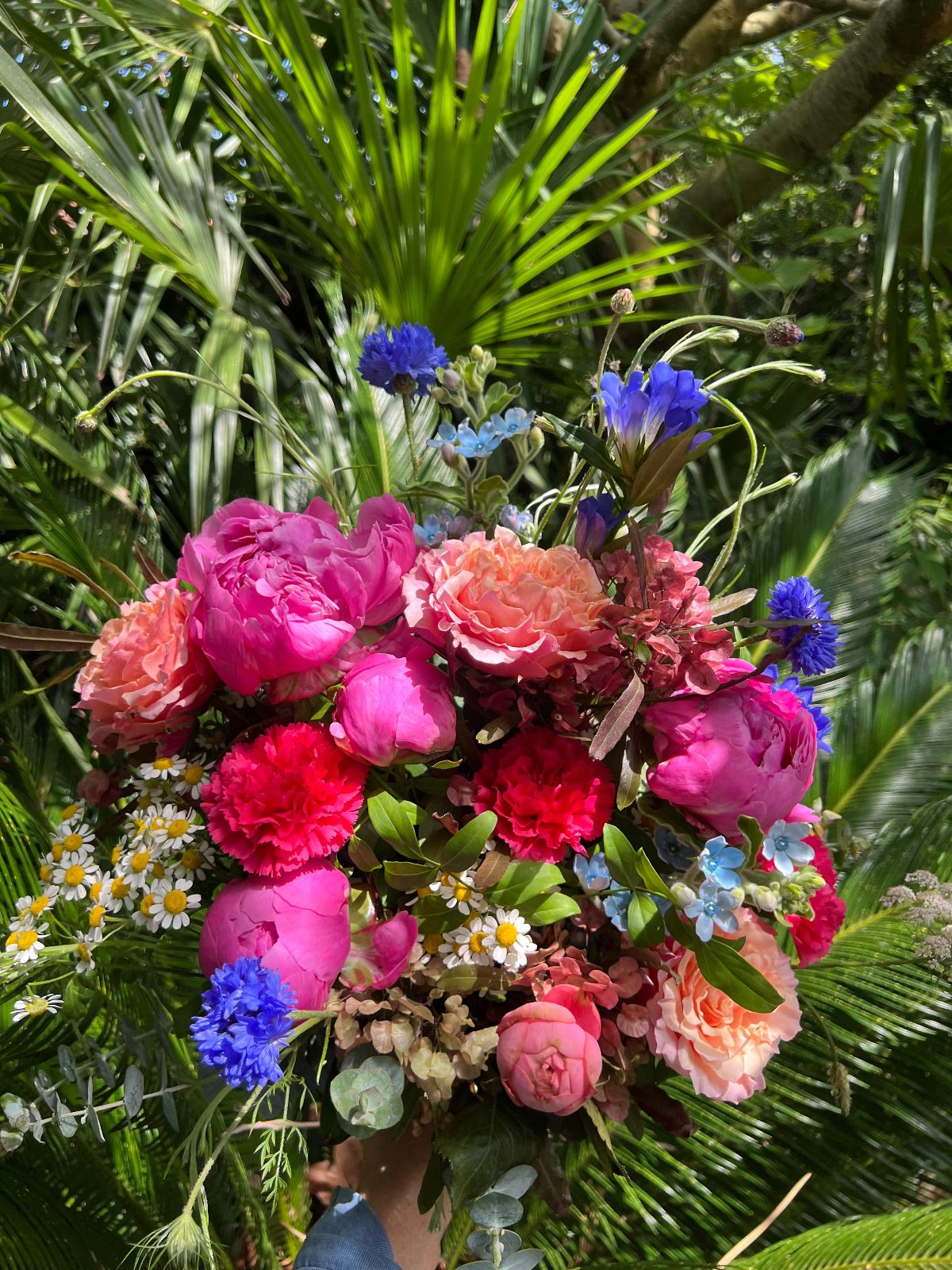 Bouquet coloré de fleurs fraîches - La Lunaire Boucau